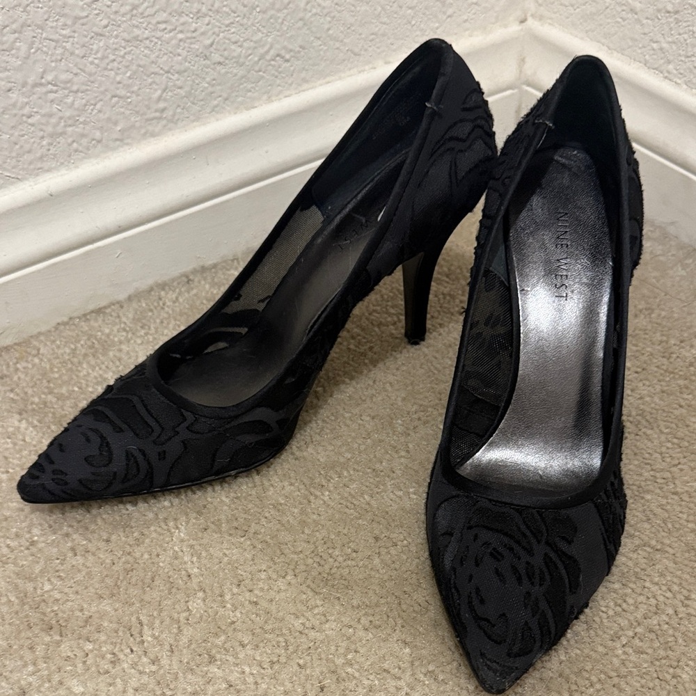 Nine West Black Textured Heels